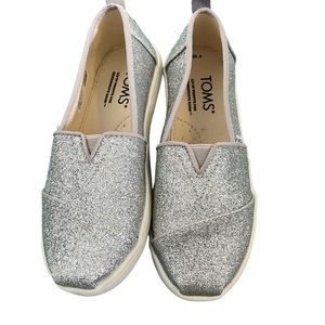NEVER WORN TOM'S Alpargata Silver Glimmer Kids Shoe- Size 13